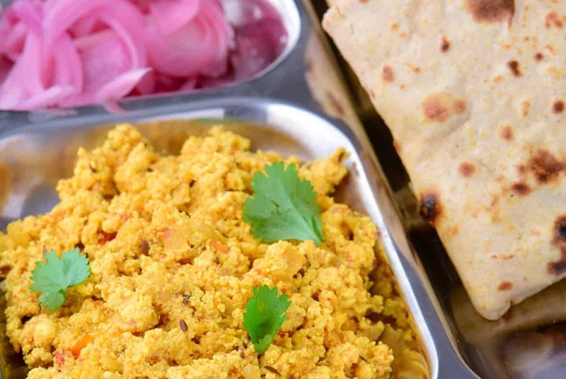 Paneer Bhurji With Roti Naan